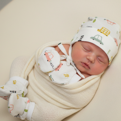 Caps mittens & booties